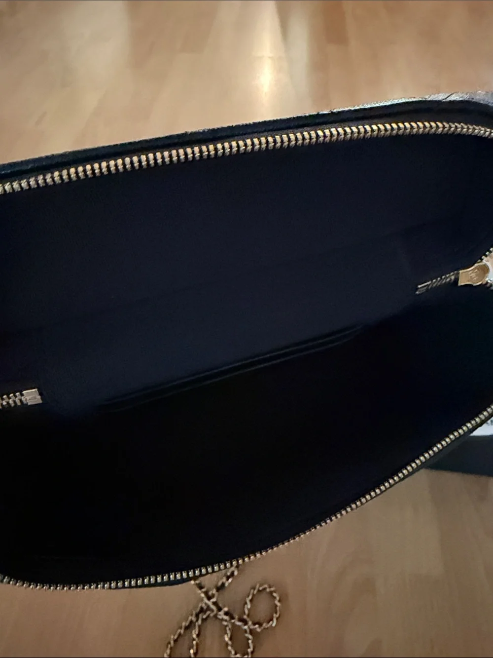 CHANEL Vanity CC Slim Crossbody with Gold Chain (26P)